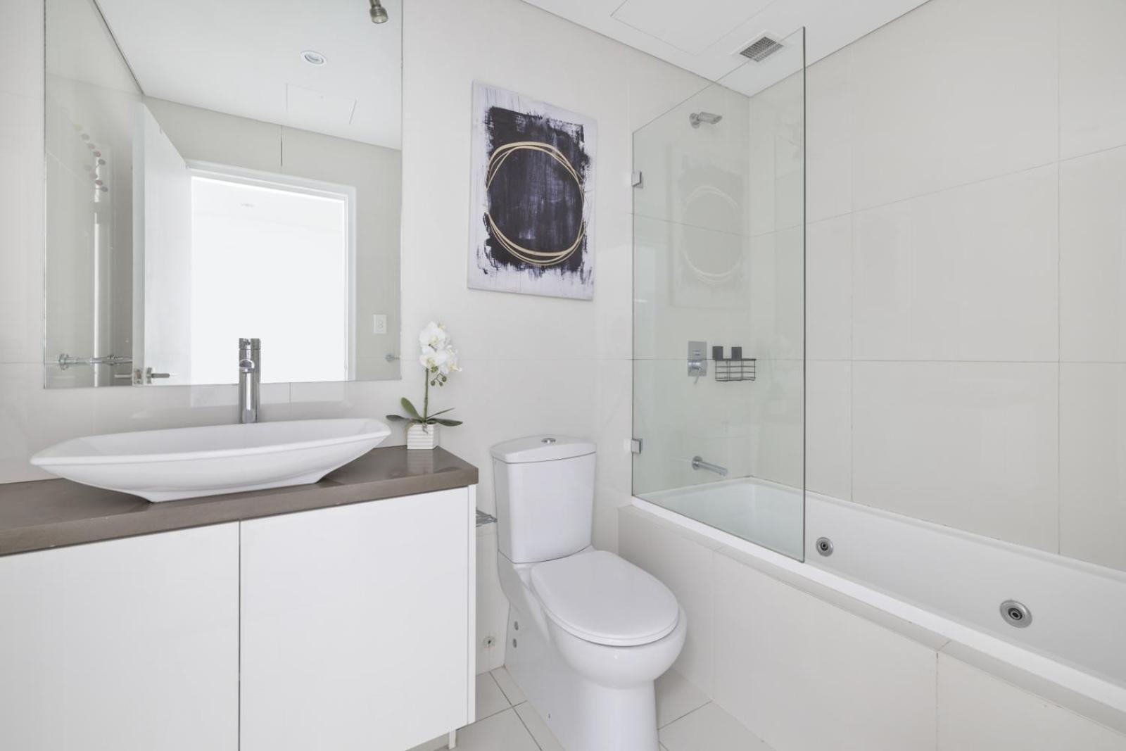 Willoughby Luxe - Modern Near Cbd Apartment